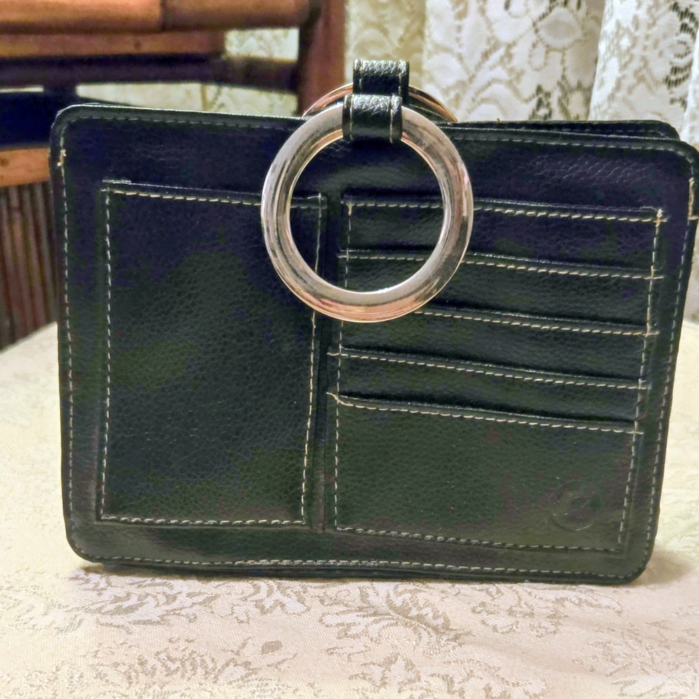 Elegant Black Leather Wallet with Silver Ring